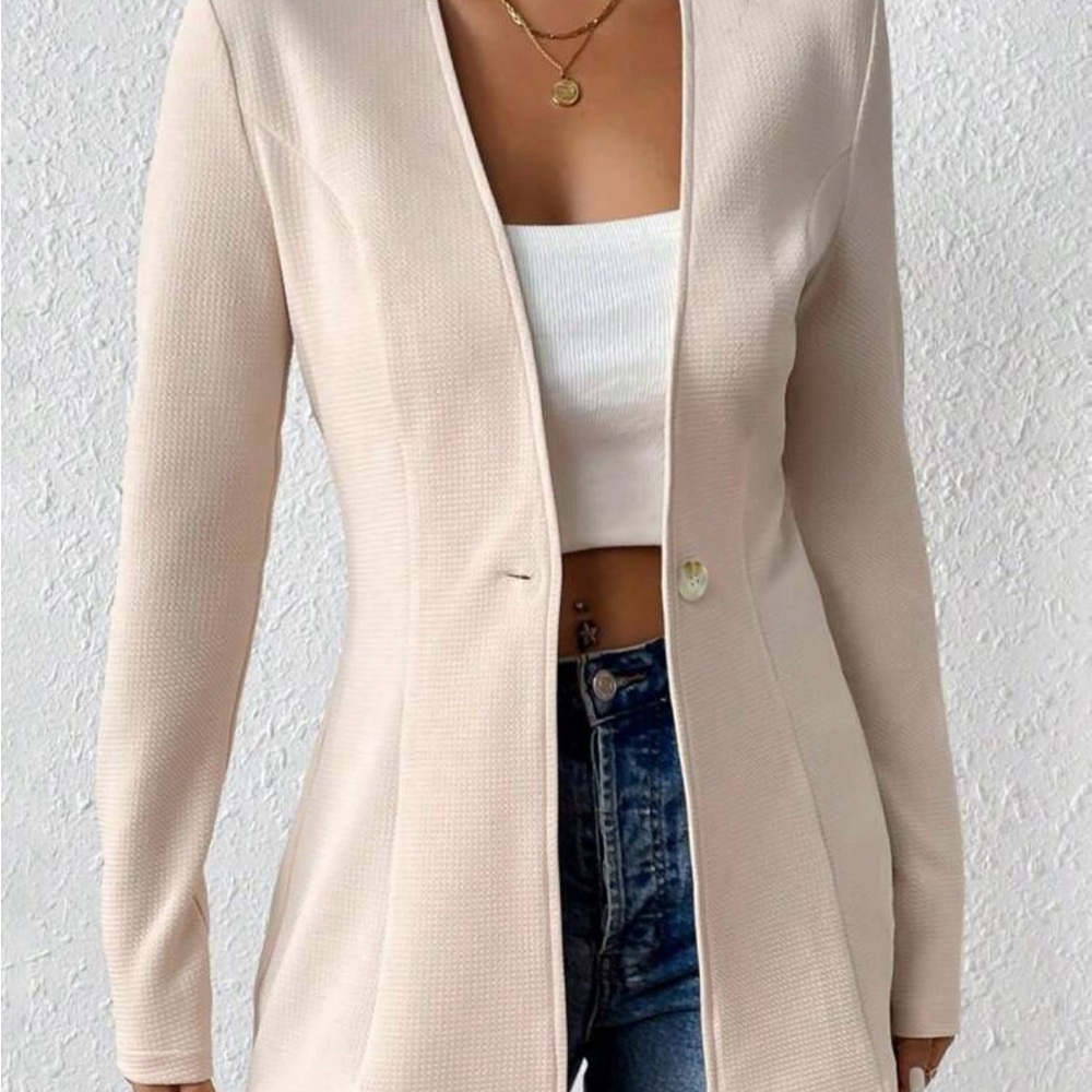 Elegant Cream Women's Blazer